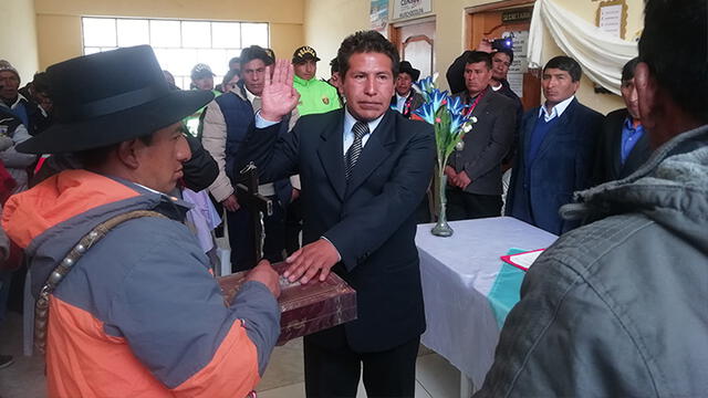 Juramenta alcalde del distrito de Huachocolpa-Huancavelica