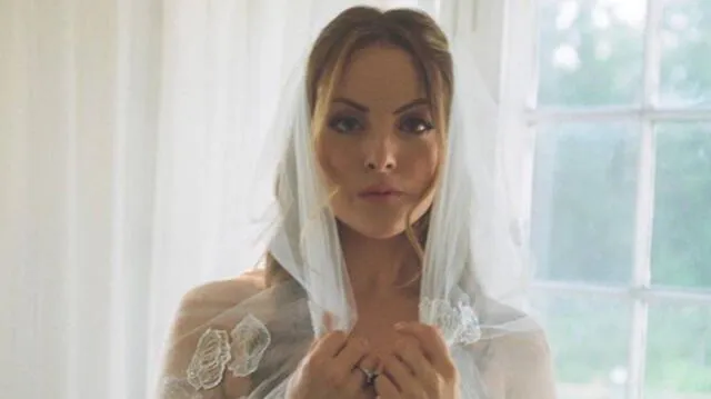 Elizabeth Gilles muestra fotos de su boda con Michael Corcoran en Instagram