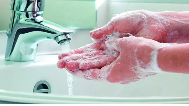 La OMS recomienda el frecuente lavado de manos. Foto: Más Noticias.