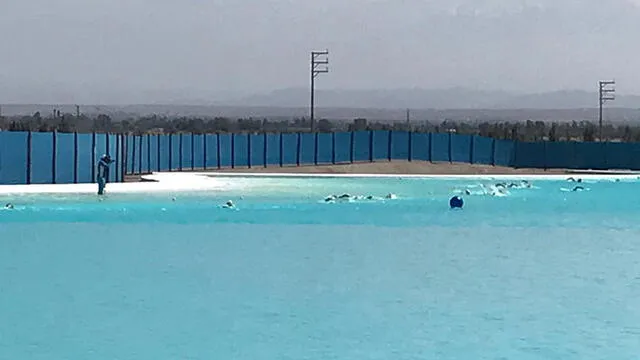 Arequipa: Realizan concurso de natación en laguna artificial en medio del desierto [VIDEO]