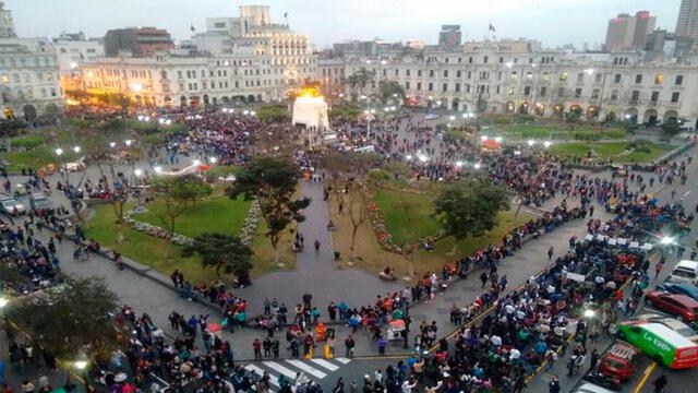 Maestros concentraron en la Plaza San Martín en nueva jornada de protesta 