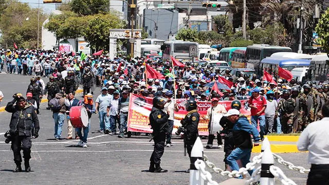 Sindicato de Construcción Civil salió a protestar por las calles de Arequipa