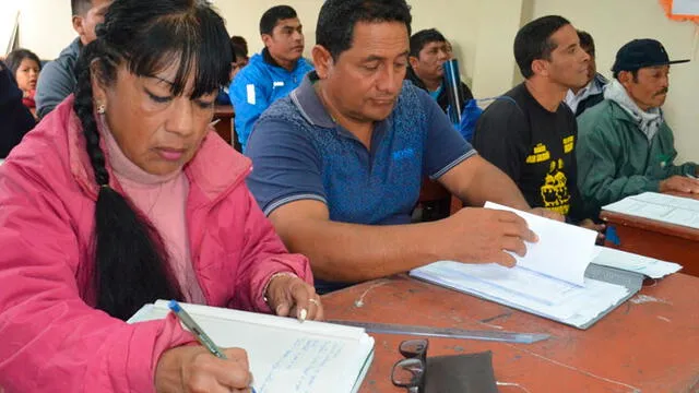 ¿Quieres terminar tu primaria y secundaria? Matricúlate hasta el 31 de marzo con horarios flexibles