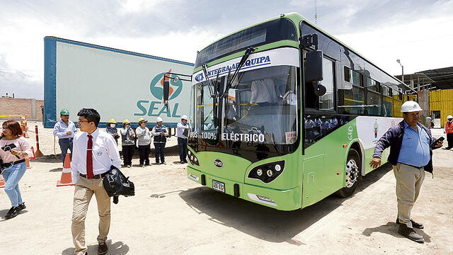 100% eléctrico. Este podría ser el primero de 76 futuros buses eléctricos que operarían en la troncal del Sistema Integrado de Transporte.