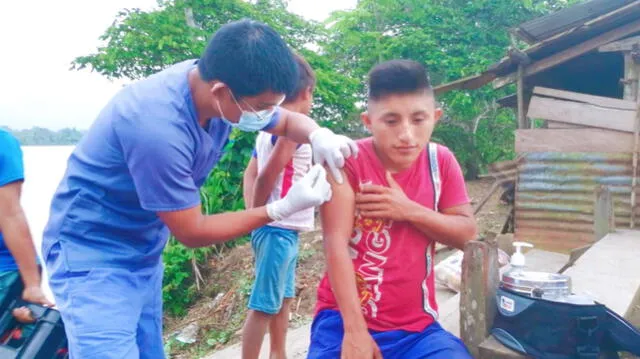 Vacunación de menores y adolescentes en Condorcanqui