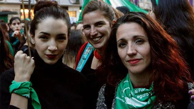 Mujeres vuelven a las calles de Argentina contra feminicidios y por aborto legal