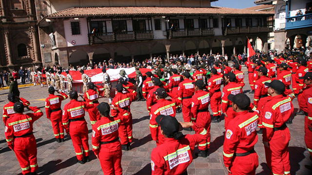 Actos por la conmemoración del Día de la Bandera en Tacna y Cusco [FOTOS Y VIDEO]