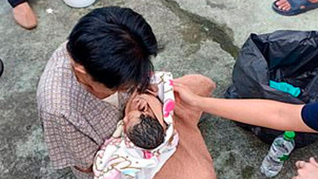 Rescatan a bebé después de ser abandonado en una bolsa de basura [VIDEO]