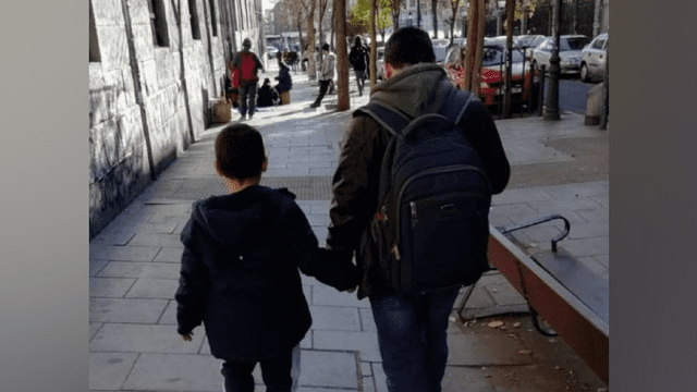 España: niño con autismo sale a la calle con su padre y vecinos los insultan