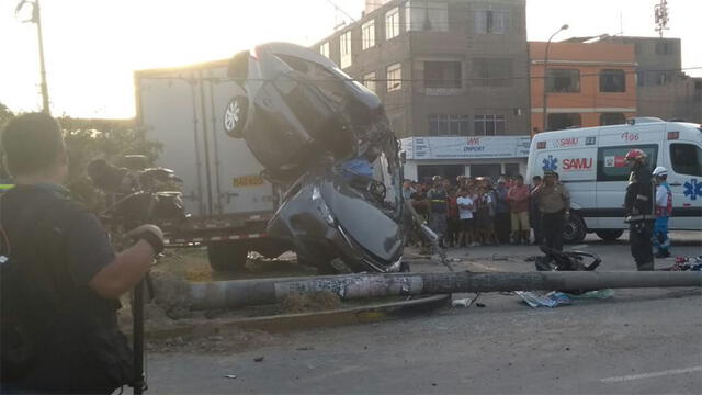 Los Olivos: hombre murió tras choque entre camión y automóvil en la avenida Universitaria [FOTOS]