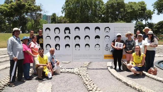 Develan mural con rostros de víctimas en rechazo al indulto a Fujimori [FOTOS]