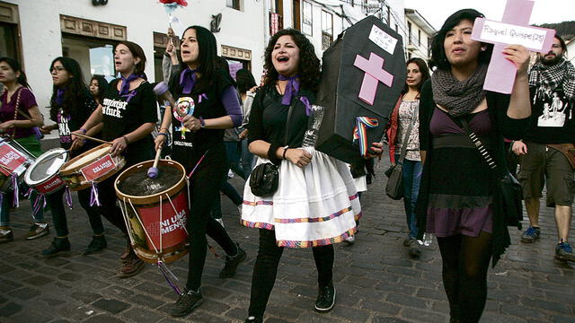 Mujeres de ciudades del sur marchan contra la violencia 