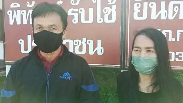 La historia del matrimonio de 27 años en Tailandia, se volvió viral. Foto: aajtak.in