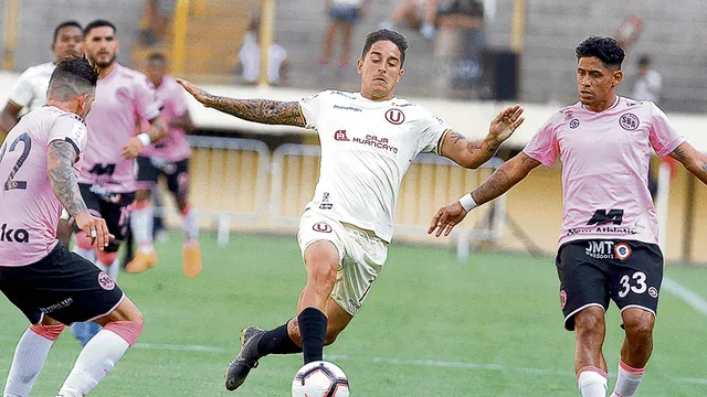 Universitario arrasó a Sport Boys con un contundente 4-0 en el Monumental