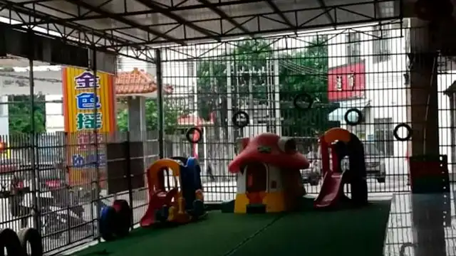 Niño muere tras ser olvidado durante 5 horas en un bus escolar