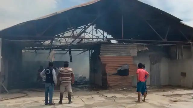 Fuego redujo a cenizas vieja infraestructura de Hospital San José de Negritos Fuego redujo a cenizas vieja infraestructura de Hospital San José de Negritos