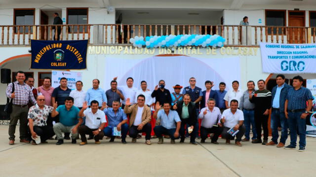 En ceremonia participaron alcaldes de comunidades beneficiadas con internet gratuito En ceremonia participaron alcaldes de comunidades beneficiadas con internet gratuito