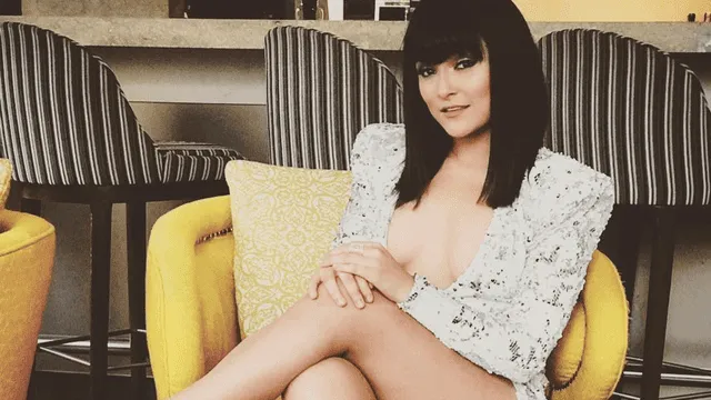 Daniela Darcourt seduce con sexy baile en pleno concierto [VIDEO]