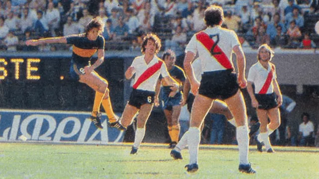 El día en que Gareca le anotó dos goles a River Plate jugando por Boca Juniors [VIDEO]
