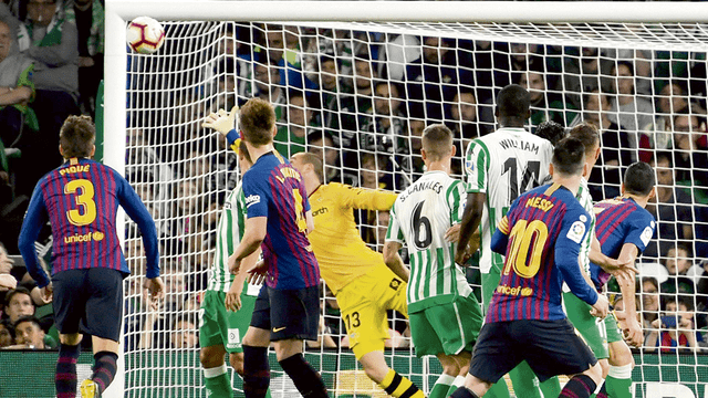 Lionel Messi marcó hat-trick en goleada del Barcelona al Real Betis
