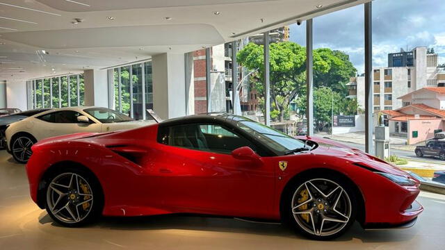 Concesionario Ferrari, Las Mercedes, Caracas. Foto: Norberto Paredes / BBC NEWS MUNDO