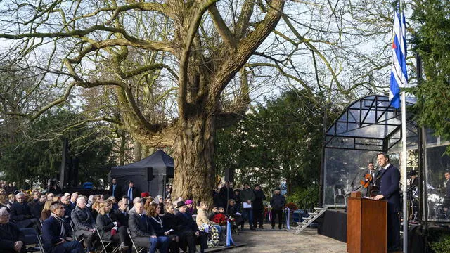 El primer ministro holandés, Mark Rutte, pronuncia un discurso en el monumento Auschwitz Nunca más durante el Recuerdo del Holocausto Nacional en Amsterdam, Países Bajos, el 26 de enero de 2020.