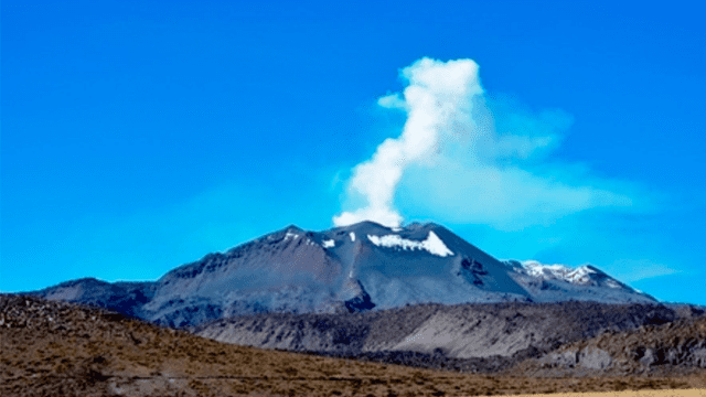 Volcán Sabancaya en Arequipa. Foto: Andina