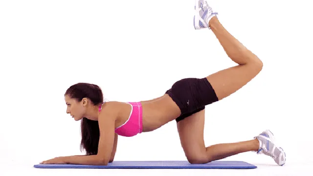 Con este ejercicio reforzarás glúteos y piernas.