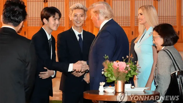 Donald Trump conoce a banda de Kpop EXO