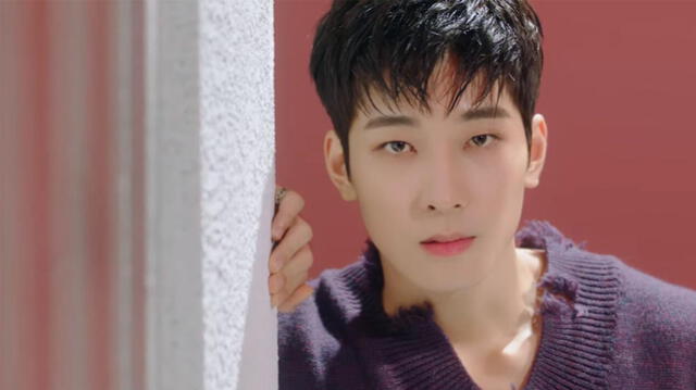 Wonwoo en el MV "24H" de SEVENTEEN. Créditos: Pledis Entertainment