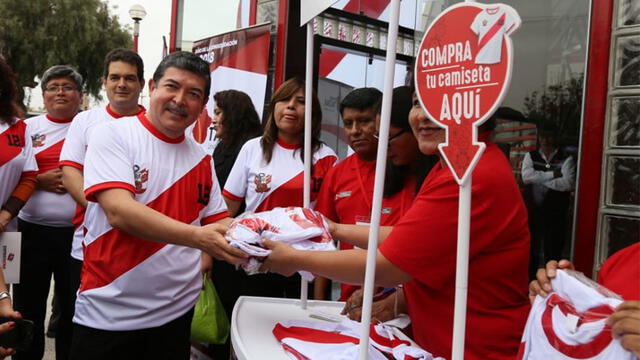 Tacna: Más de 15 mil camisetas de la selección ofertarán durante Mundial Rusia 2018 [FOTOS]