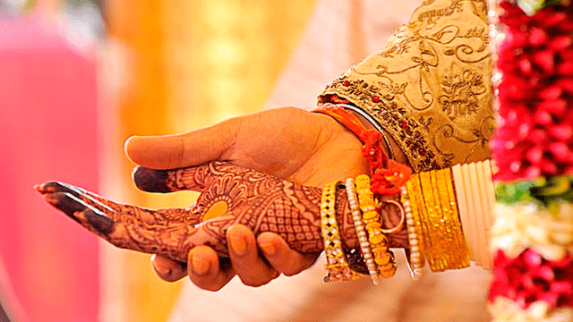 Pareja india canceló su boda porque el padre del novio se fugó con la madre de la novia