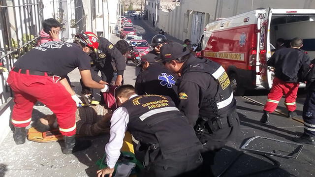Despiste de combi deja doce heridos en Cercado de Arequipa [FOTOS]