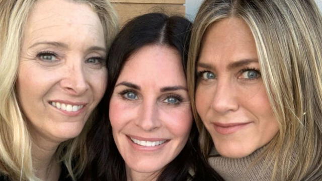 Jennifer Aniston se reune con sus compañeras de Friends
