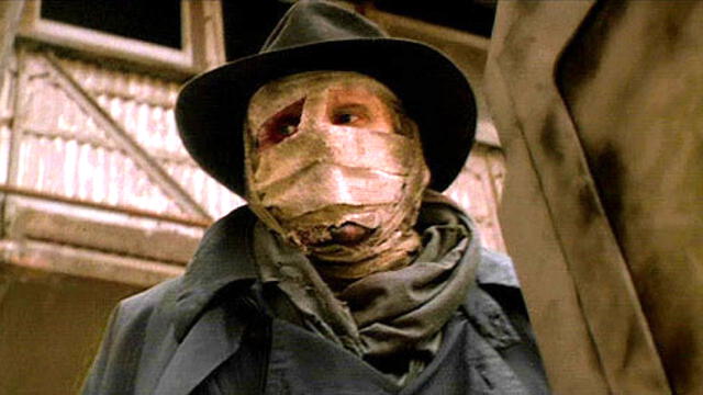 Darkman, el hombre sin rostro de 1990 fue dirigida por Sam Raimi y protagonizada por Liam Neeson. Foto: Universal Pictures.