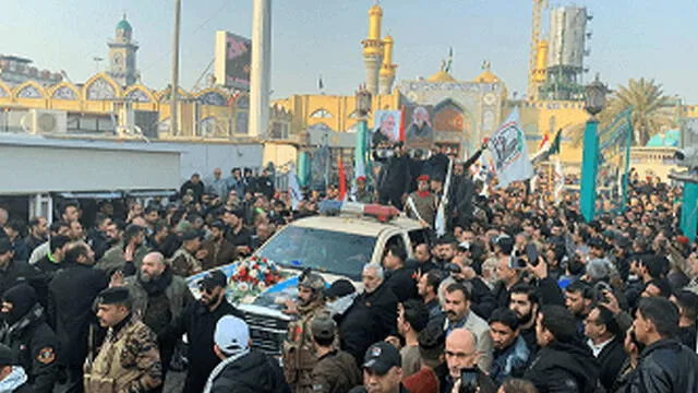 Iraníes acuden al funeral del general Qasem Soleimani.