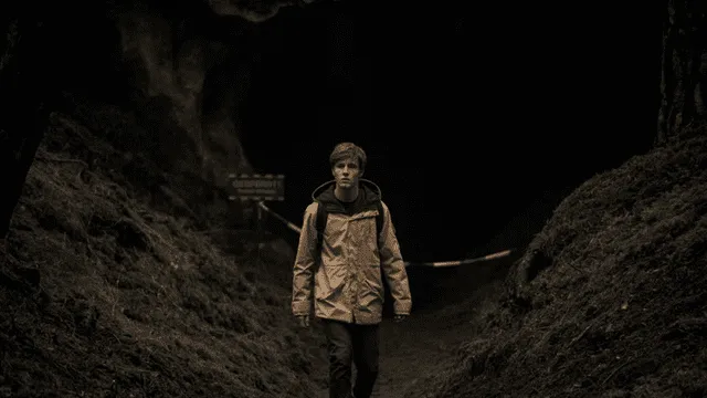 ¿Es posible viajar a en el tiempo mediante un agujero negro? 