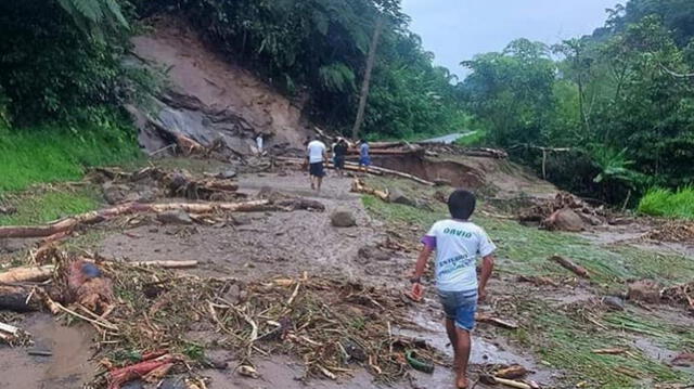 Hundimiento de la plataforma de la carretera Bagua Condorcanqui