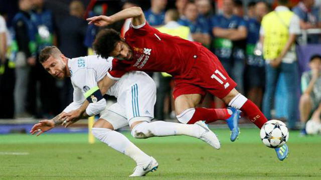 Sergio Ramos y Mohamed Salah en el último enfrentamiento entre Real Madrid y Liverpool por la Champions League. Foto: EFE