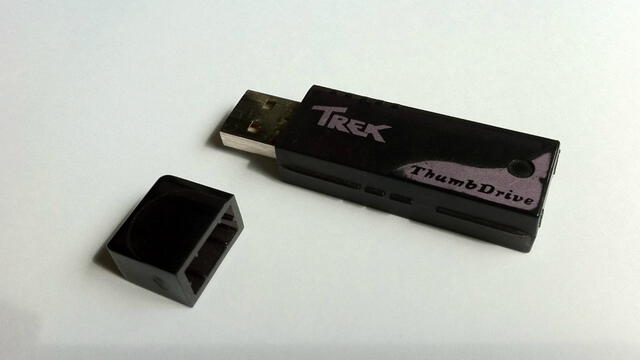 La Thumbdrive fue la primera USB de la historia. (Foto: Internet)