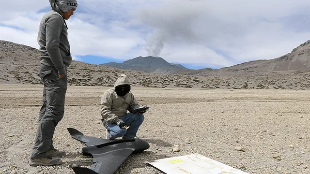 Dron vuelve a sobrevolar el volcán Sabancaya en plena erupción [VIDEO]