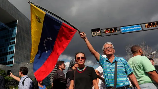 Juan Guaidó reta a Maduro: presidente encargado de Venezuela recorrió marchas contra el apagón