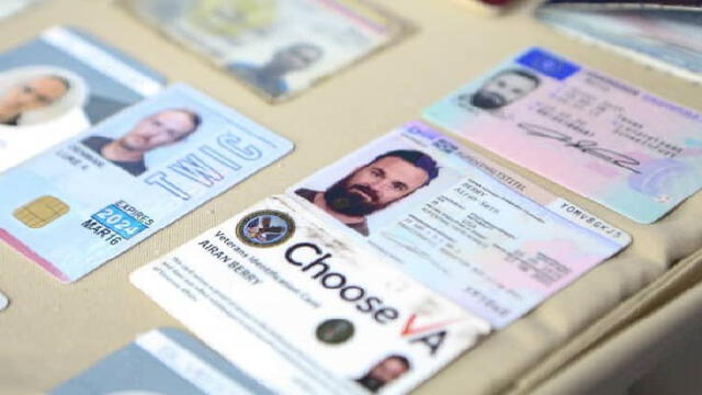 Documentos de identidad decomisado a los integrantes de la Operación Gedeón. Foto: Difusión.