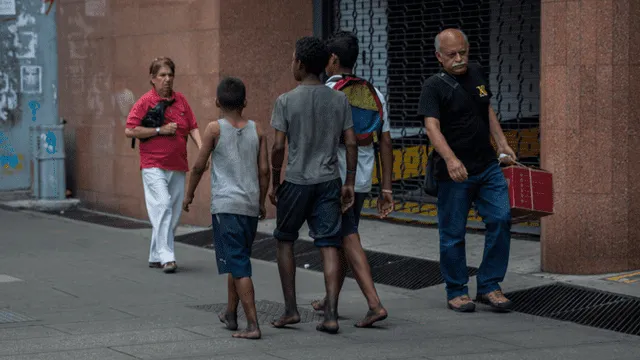 Niños de Venezuela se convierten en vagabundos tras emigración de sus padres [FOTOS] 