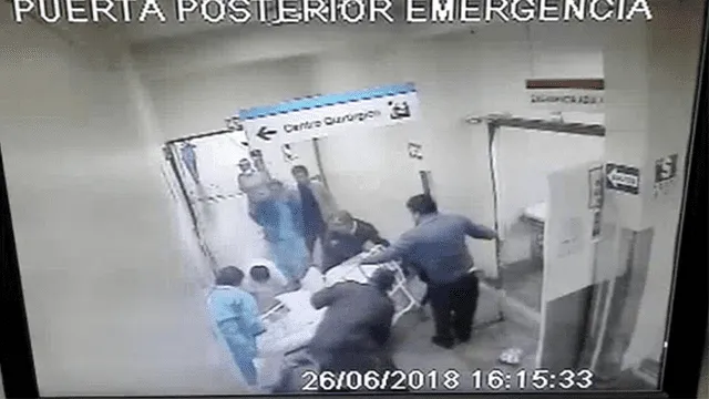 Paciente de EsSalud murió tras caer de camilla en el Hospital Sabogal [VIDEO]