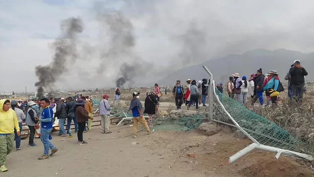 Manifestantes toman aeropuerto de Arequipa