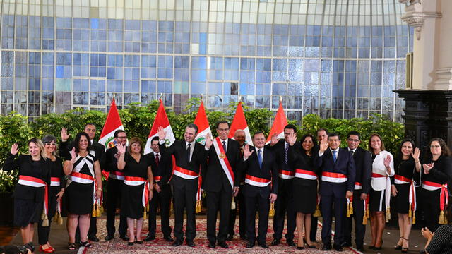 En marzo de 2019, el expresidente Martín Vizcarra tomó el juramento del gabinete de Salvador del Solar. Foto: Presidencia de la República del Perú.