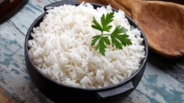 Expuesto al microondas, el arroz podría causar intoxicaciones alimentarias.