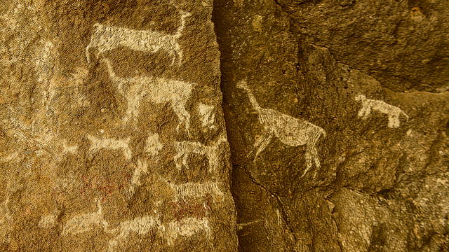 detalle. Pinturas rupestres son vistas por los turistas que llegan hasta Pampa Cañahuas.