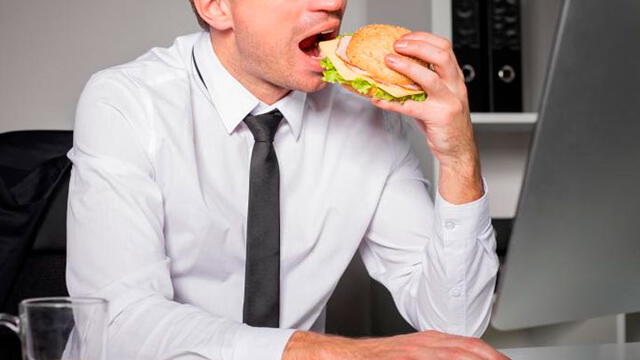 Hombre muere luego de comer por años alimentos envenenados por un compañero de trabajo